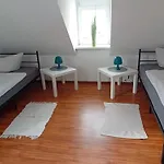 Stellas Monteurwohnungen Apartament
